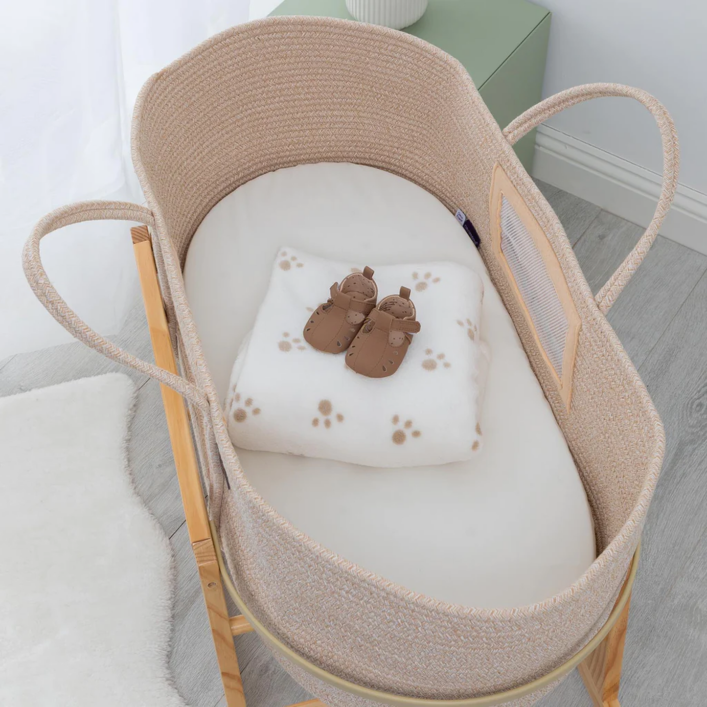 Clevamama Moses Basket with ClevaFoam Mattress & Stand