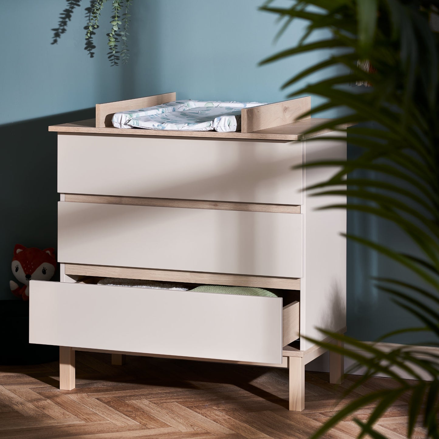 Obaby Astrid 2 Piece Room Set with Cot Bed and Dresser Changer