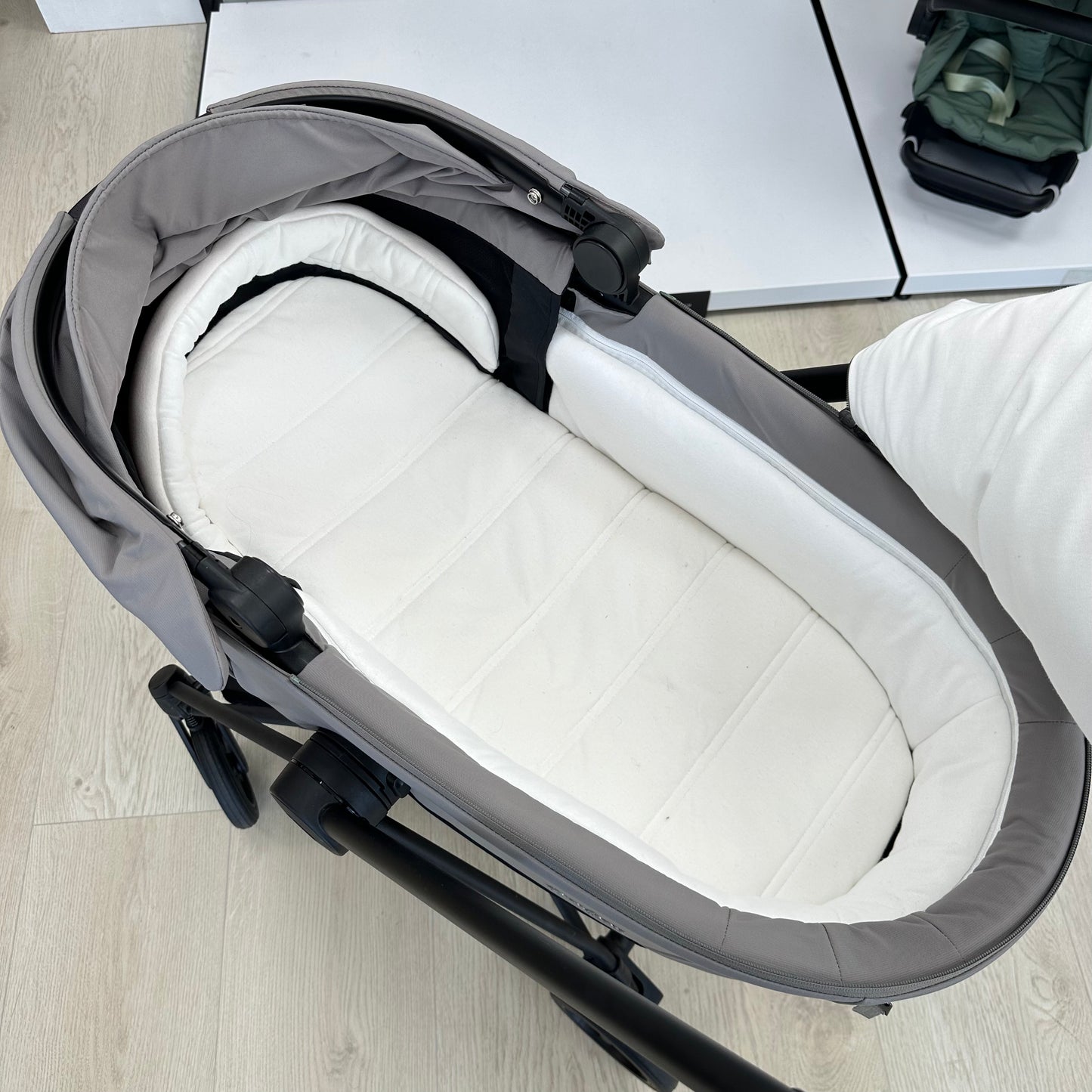 Ex Display Cybex Mios with Black Frame, Grey Carrycot & Green Seat Unit