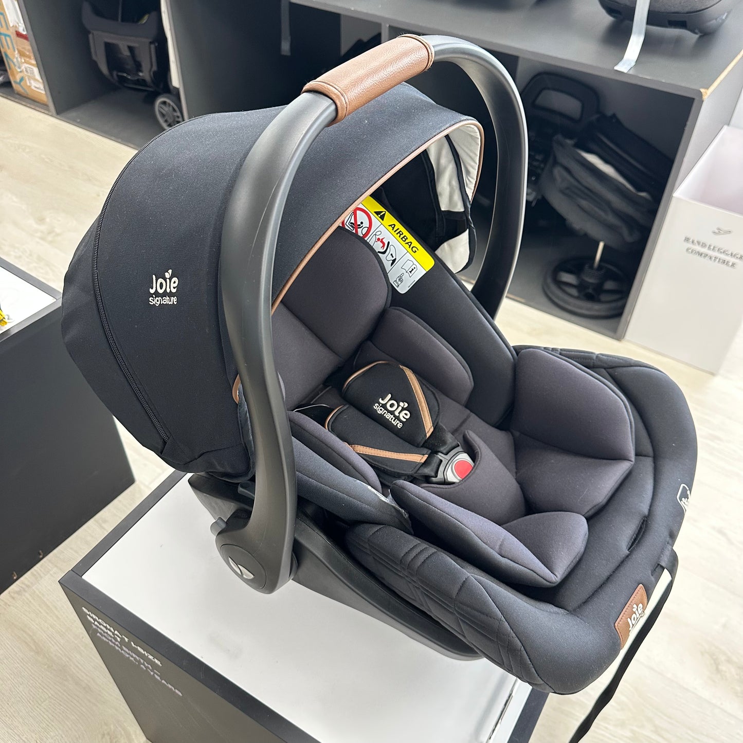 Ex Display Joie iLevel Car Seat - Black