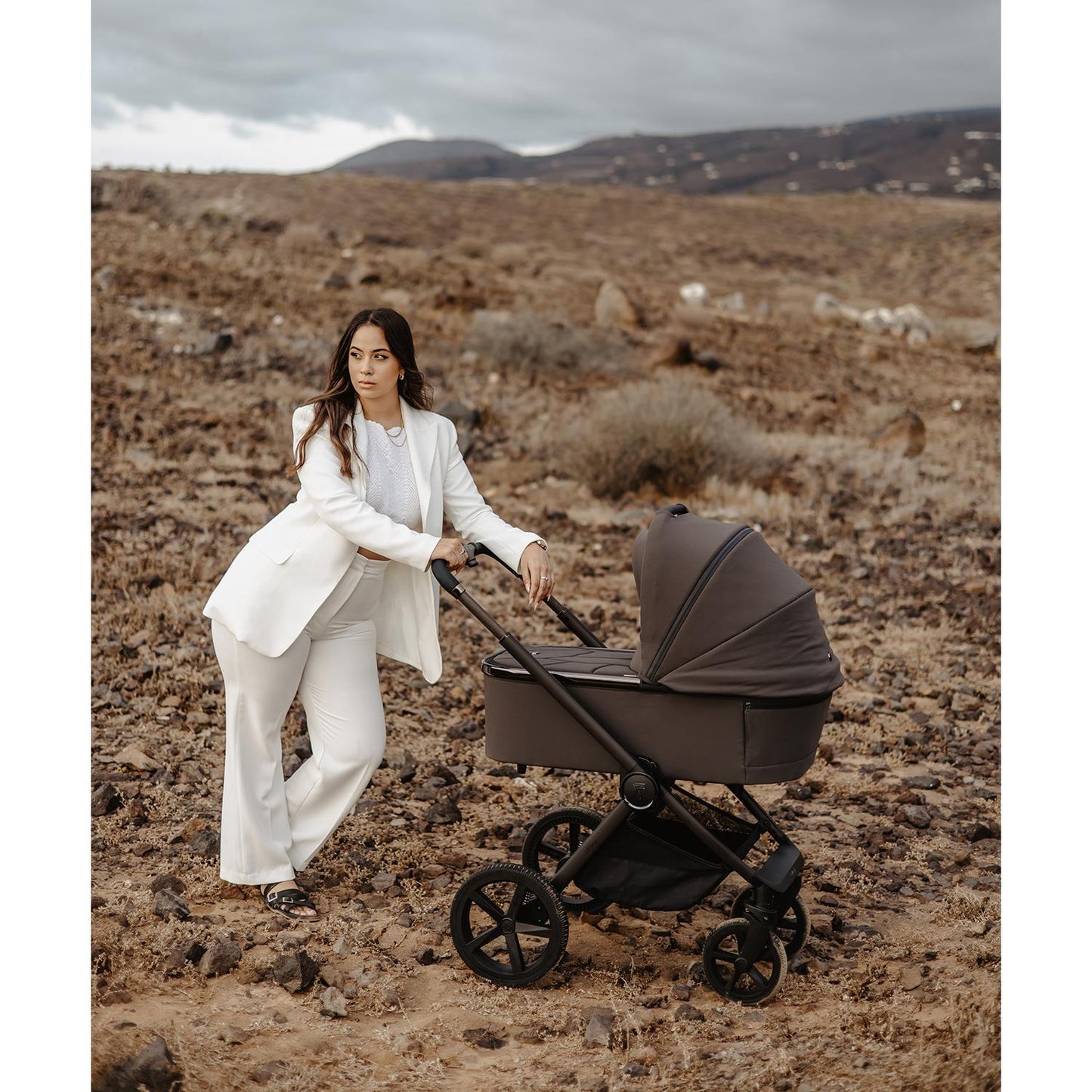 Venicci Upline 3 in 1 with Venicci Engo Car Seat and Isofix Base