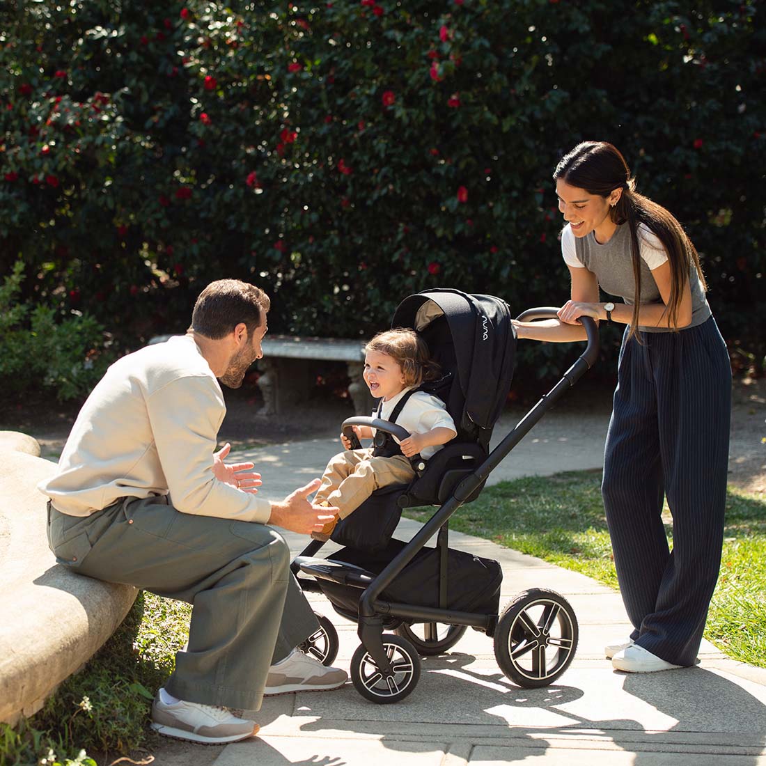 Nuna MIXX Next Bundle with Nuna ARRA Car Seat & Isofix Base
