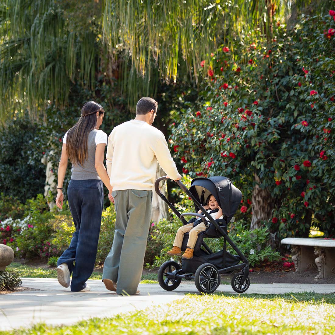 Nuna MIXX Next Bundle with Nuna ARRA Car Seat & Isofix Base