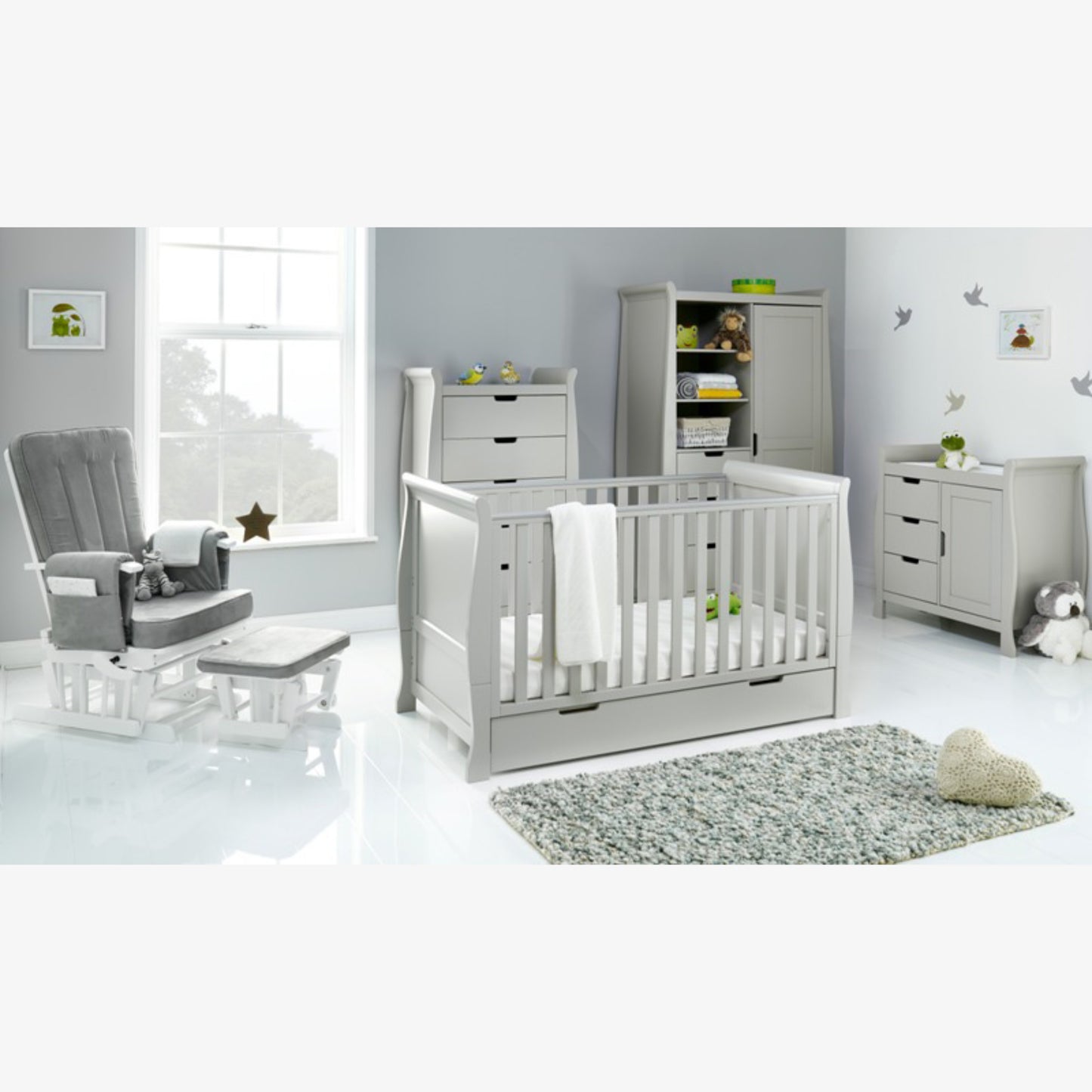 Obaby Stamford Classic 5 Piece Room Set with Cot Bed, Dresser, Tall Chest, Wardrobe & Glider Chair