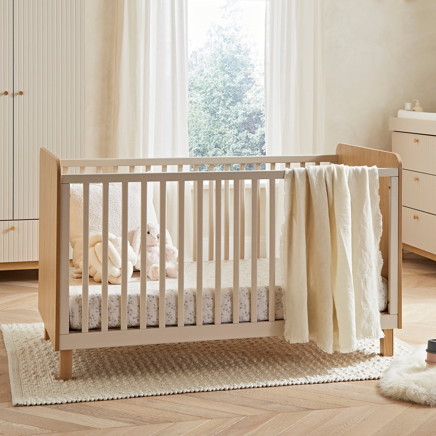 CuddleCo Remi 2 Piece set with Cotbed and Dresser