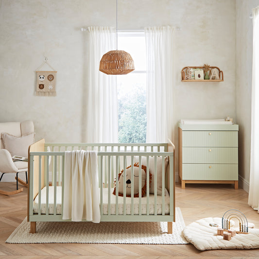 CuddleCo Remi 2 Piece set with Cotbed and Dresser