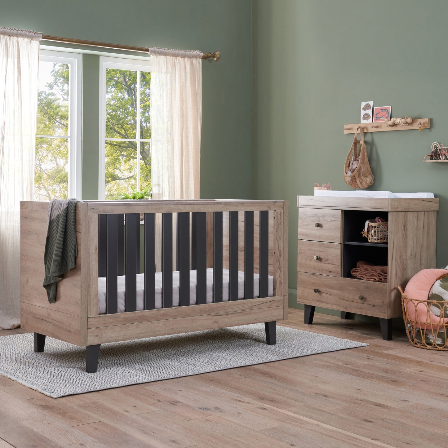 Tutti Bambini Como 2 Piece Set with Cot Bed and Dresser