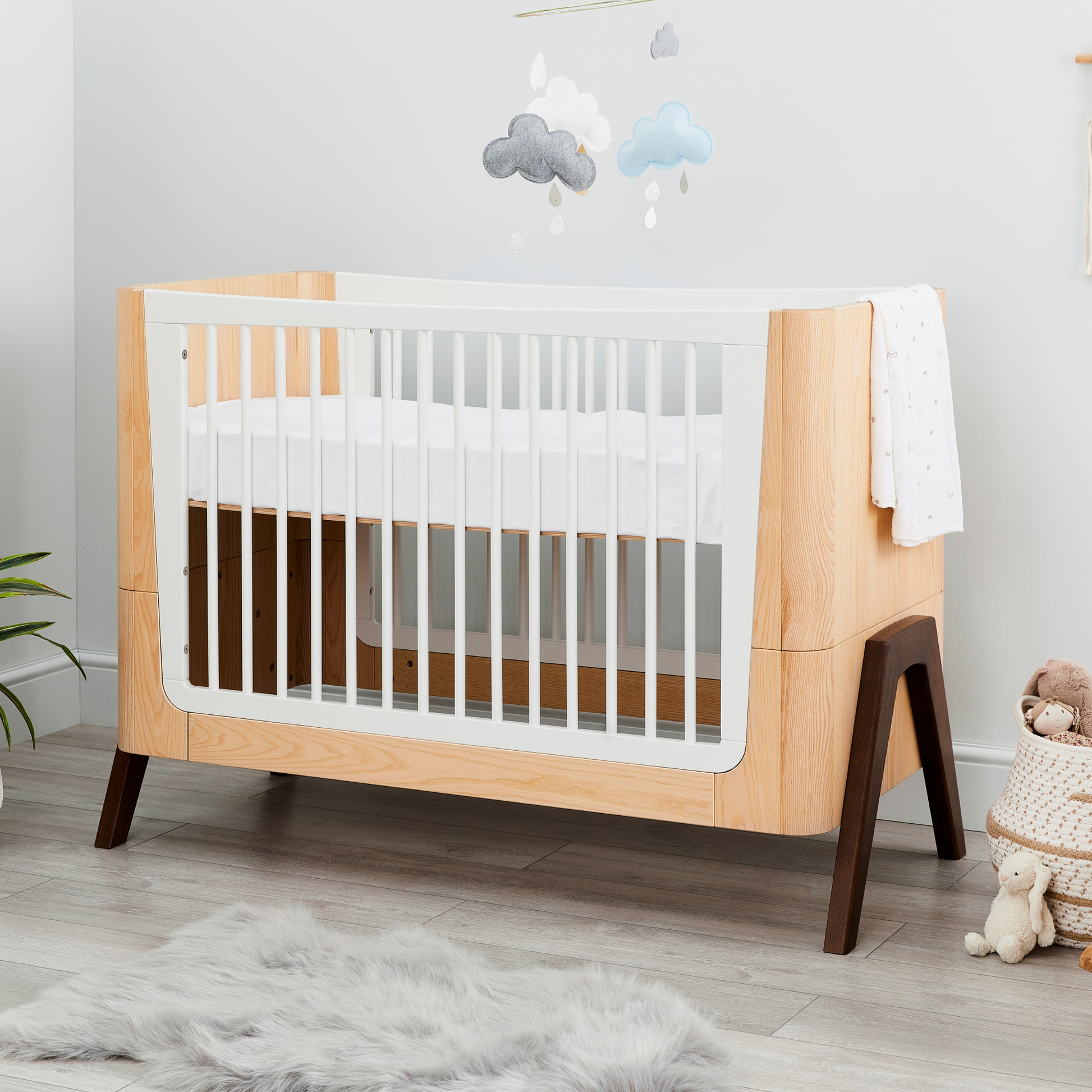 Gaia Baby Hera Cot Bed