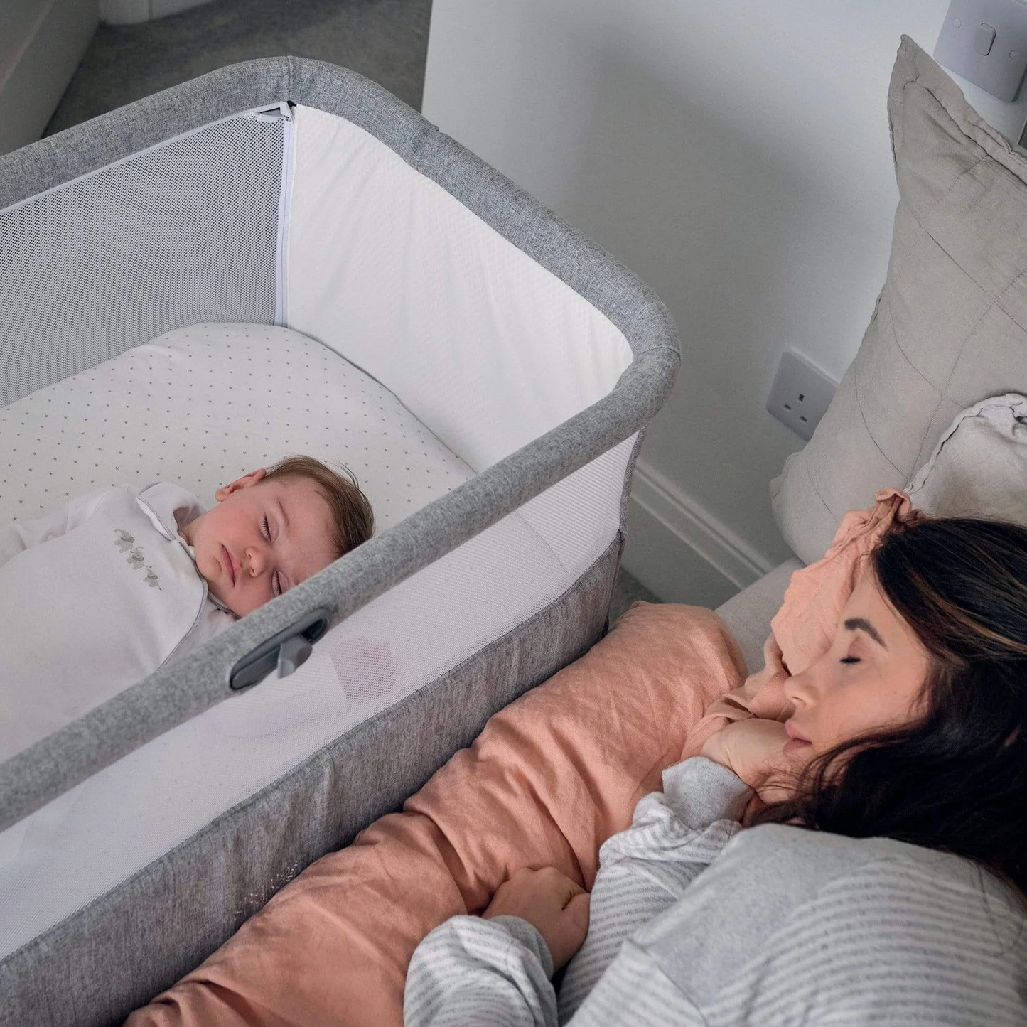 Mamas & Papas Lua Bedside Crib