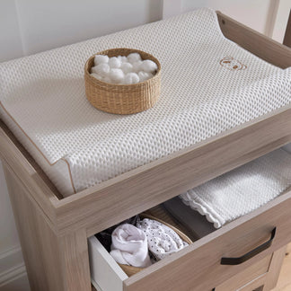 CuddleCo Isla 2 Piece Set with Cot Bed and Drawer Dresser