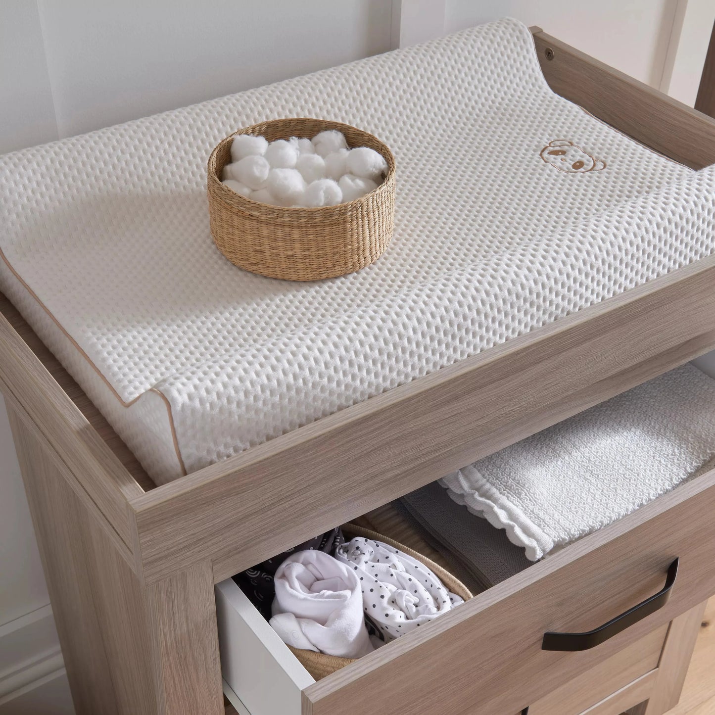 CuddleCo Isla 2 Piece Set with Cot Bed and Drawer Dresser