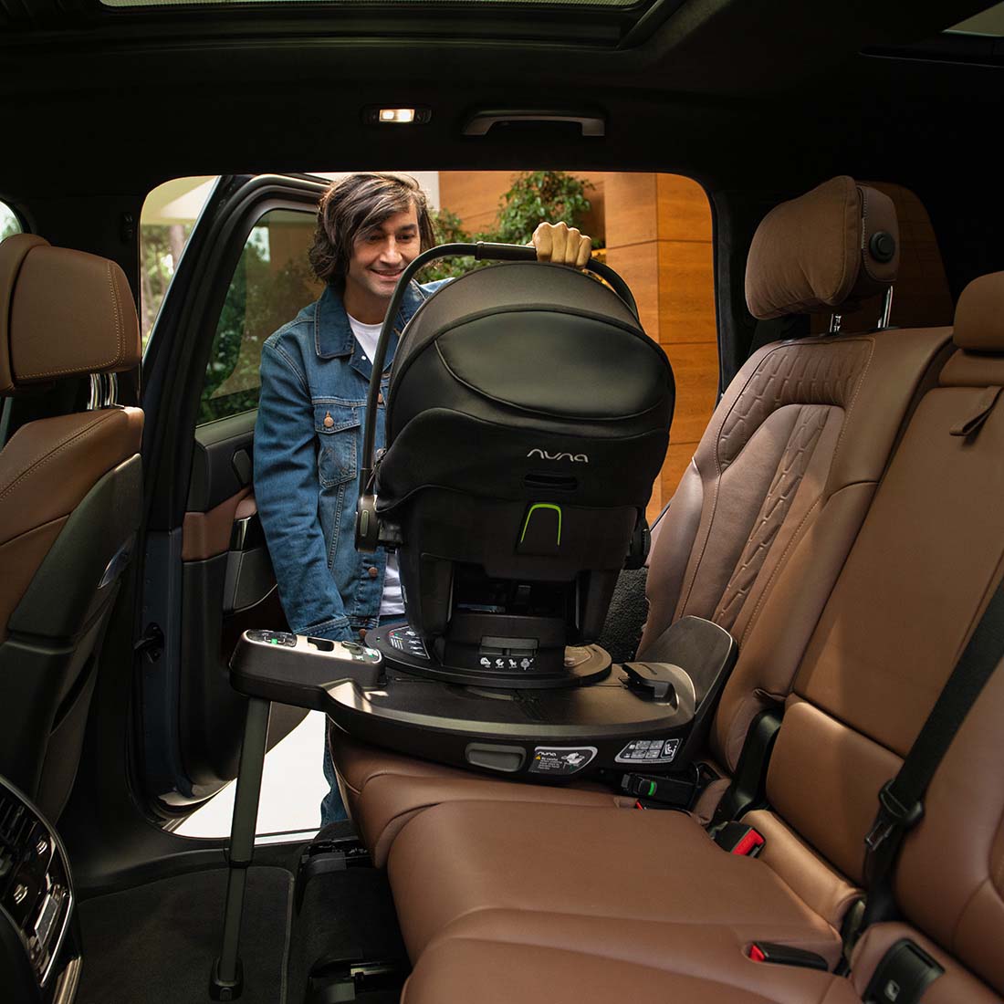 Nuna Base Curv Isofix Base