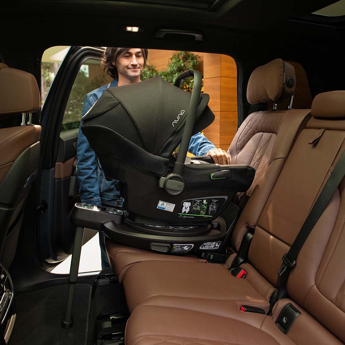 Nuna Base Curv Isofix Base