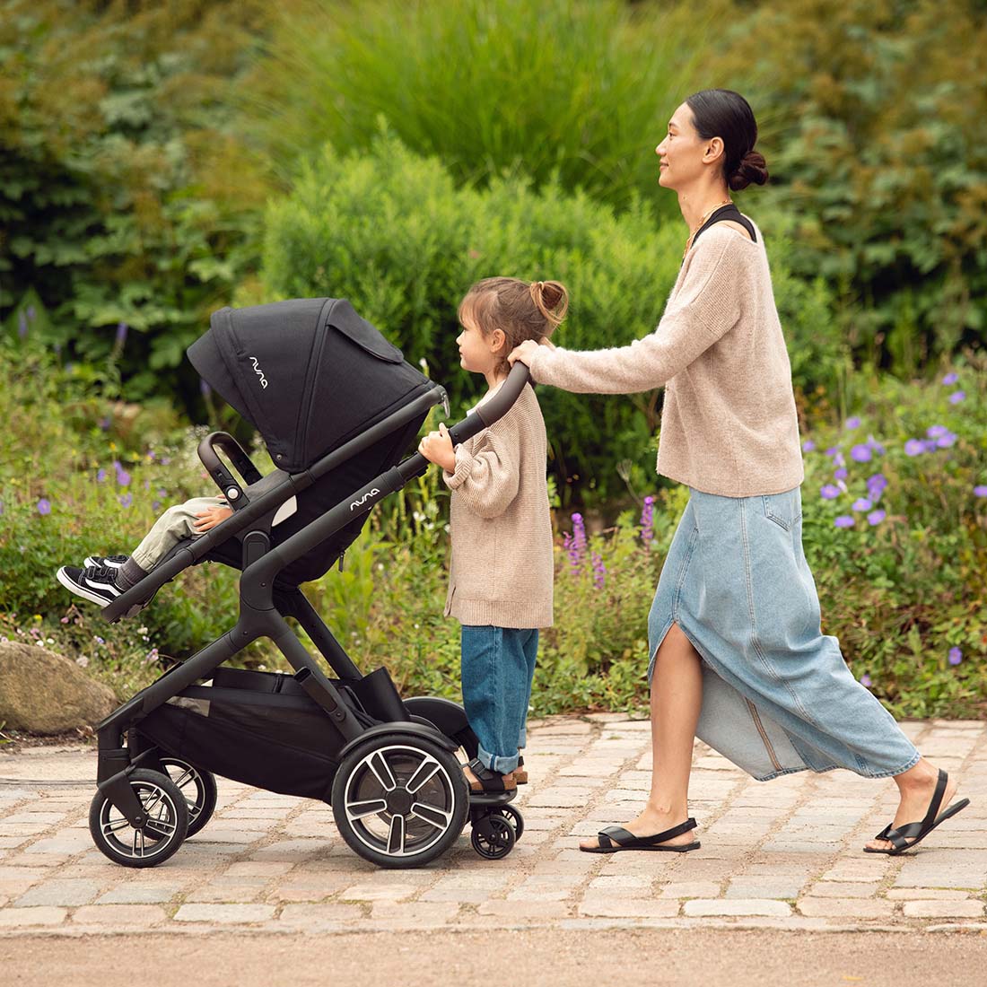 Nuna DEMI Next Bundle with Nuna Pipa Car Seat & Base Next