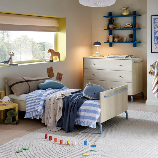 Mamas & Papas Kinlay 2 Piece Set with Cot Bed and Dresser