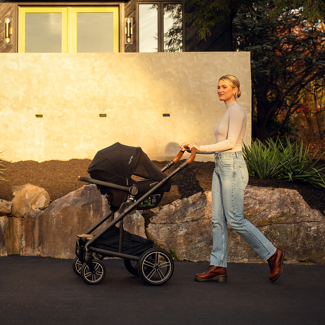 Nuna MIXX Next Bundle with Pipa Next Car Seat & Base Next