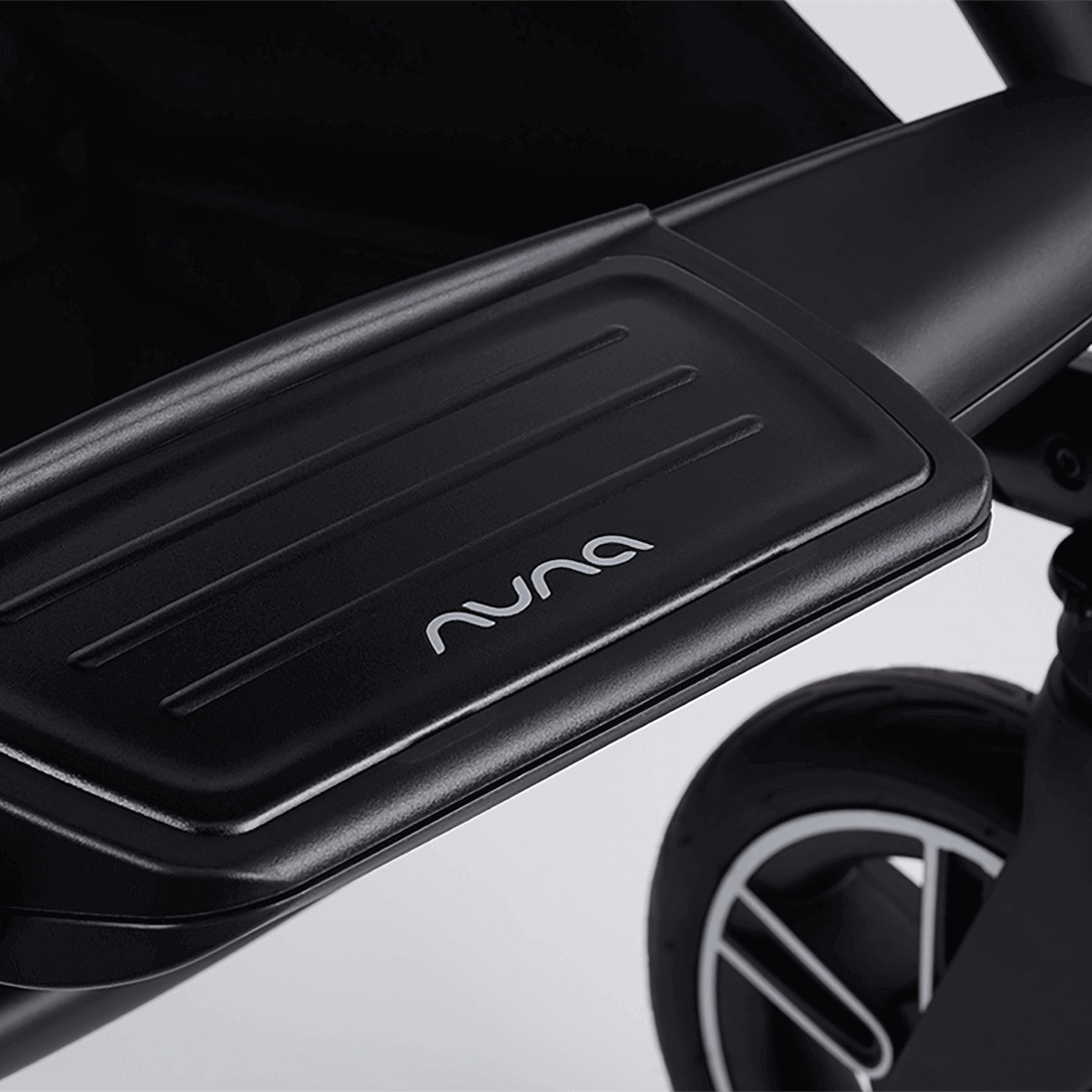 Nuna Mixx Next Bundle with Nuna Arra Flex and Base Curv