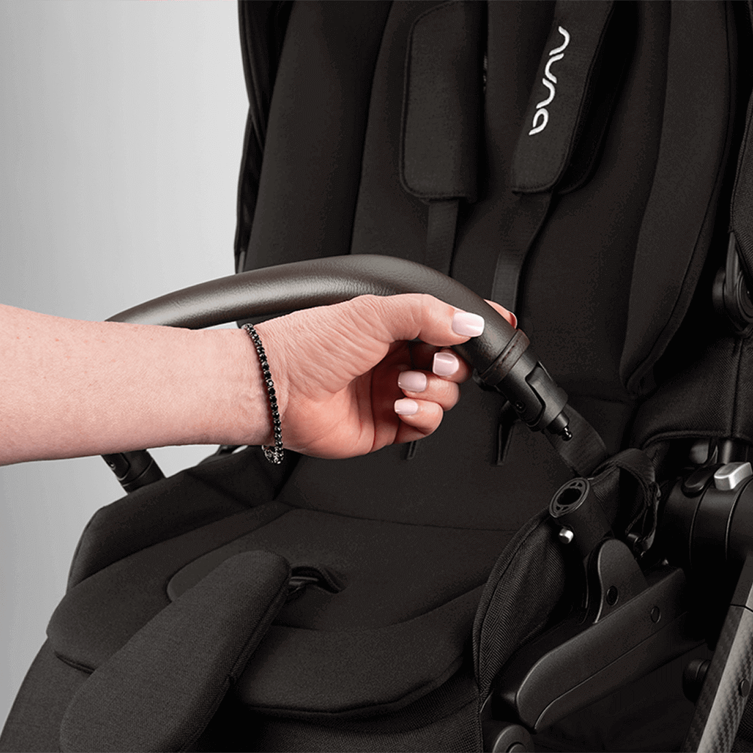 Nuna SWIV with LYTL Carrycot & ARRA next bundle