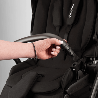 Nuna SWIV Bundle with Nuna Arra Flex and Base Curv