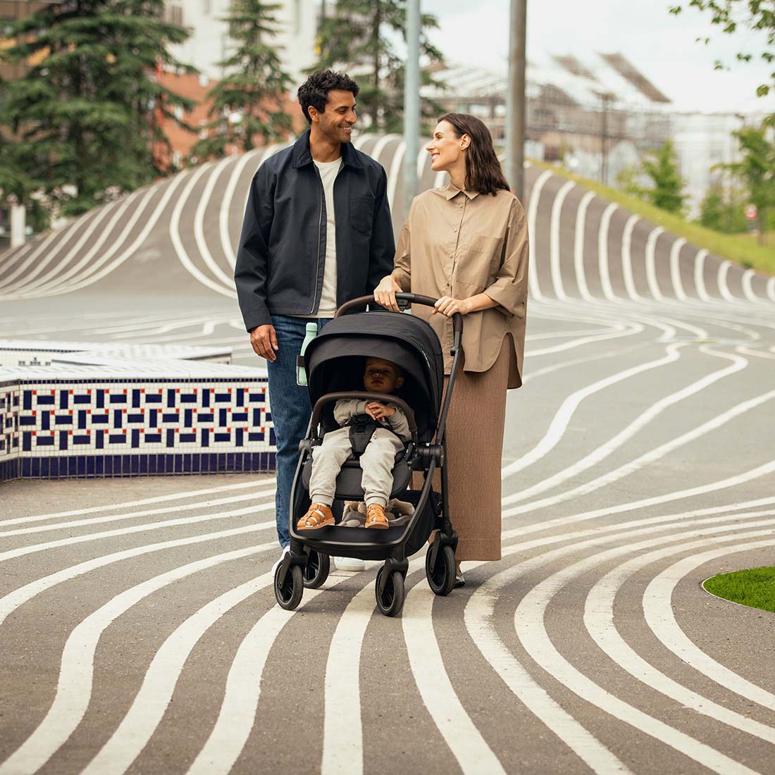 Nuna SWIV with LYTL Carrycot & URBN bundle